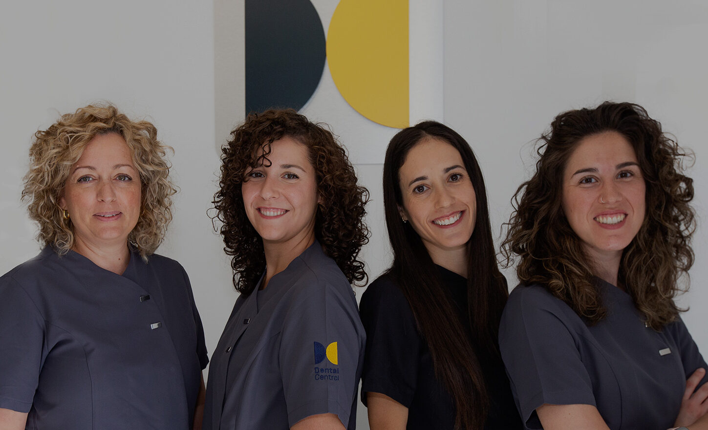 Equipo de profesionales de la clínica dental en Cuenca